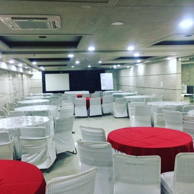 Hotel Karat 87 Inn 뉴델리 외부 사진