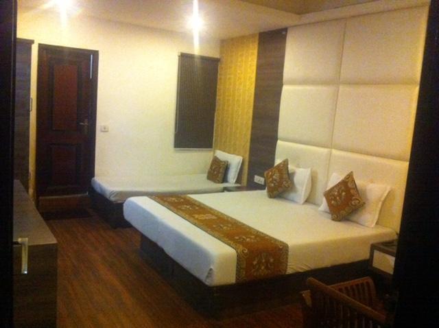 Hotel Karat 87 Inn 뉴델리 외부 사진