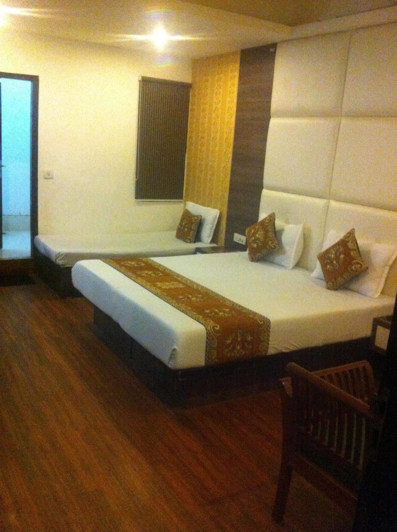 Hotel Karat 87 Inn 뉴델리 외부 사진