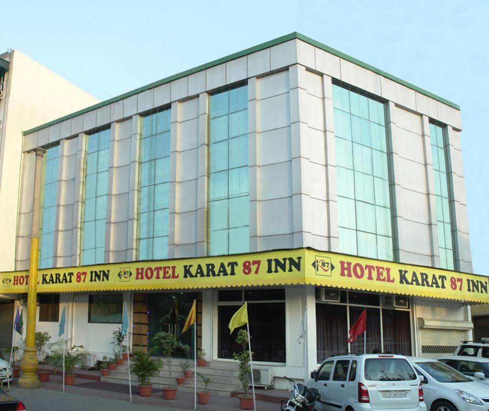 Hotel Karat 87 Inn 뉴델리 외부 사진